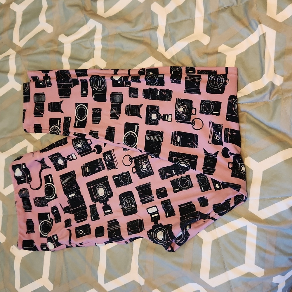 Lularoe Pink Retro Camera Leggings, T&C A17